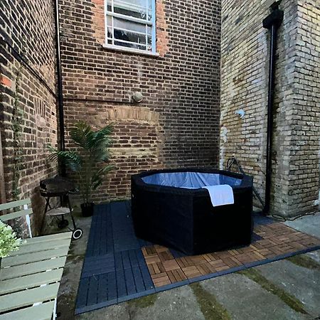 Livestay- Camden Coach House Terrace Retreat & Parking London Exterior photo