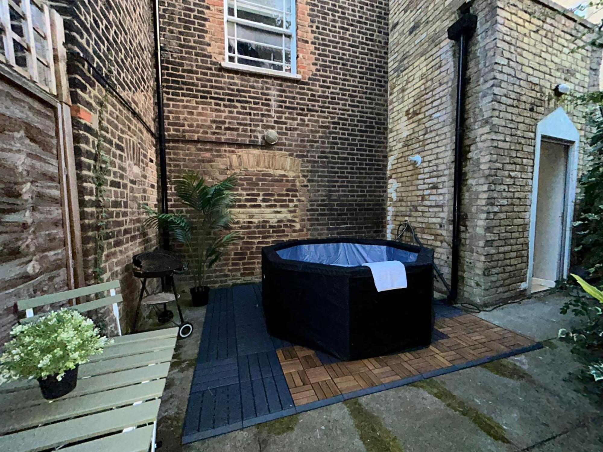 Livestay- Camden Coach House Terrace Retreat & Parking London Exterior photo